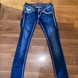 Kai straight/skinny💙